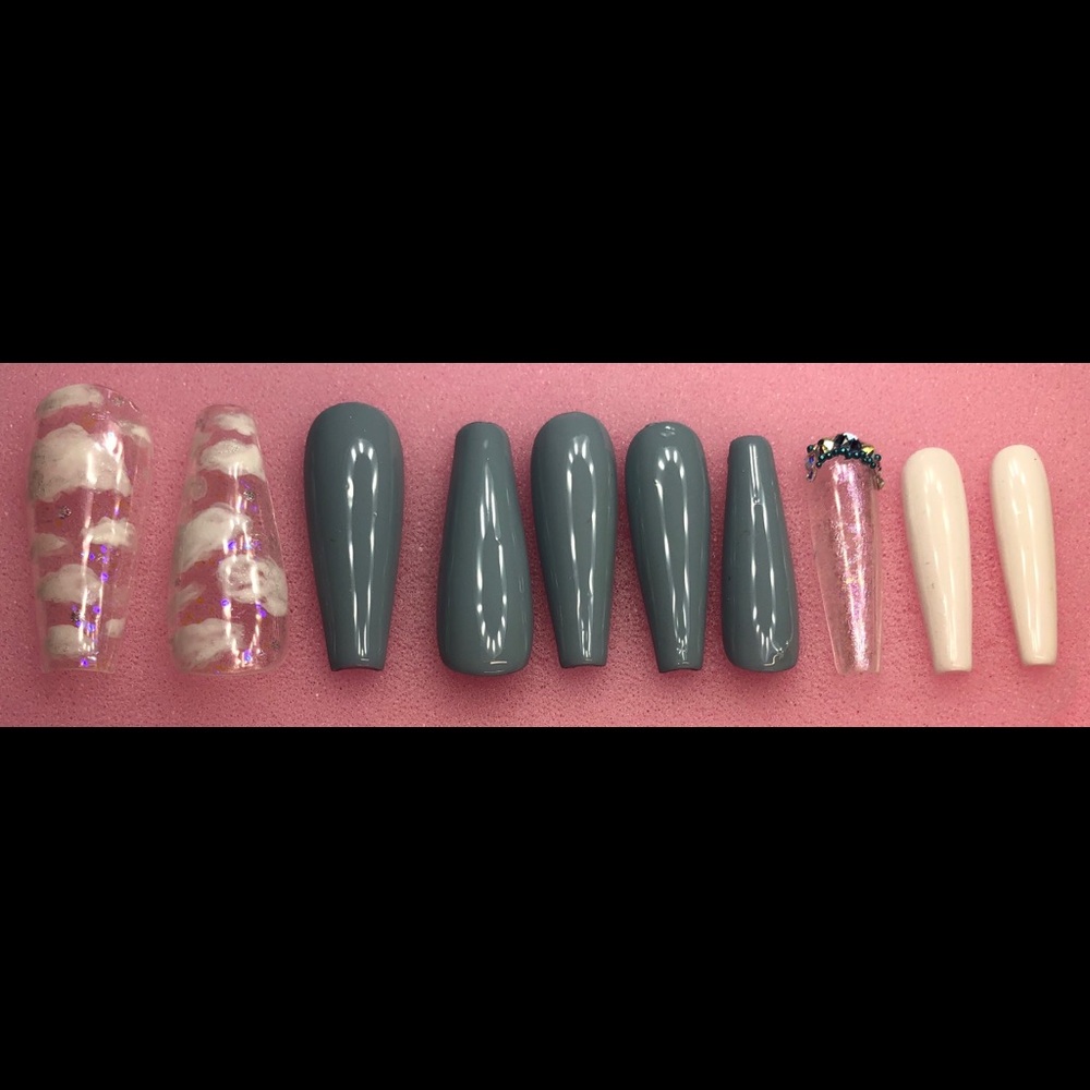 Press on custom gel nails long coffin clouds